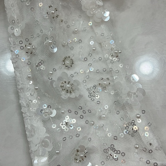 Sunday State Large White Hair Bow, Sequin, Pearl, Flower Detail - Picture 4 of 6